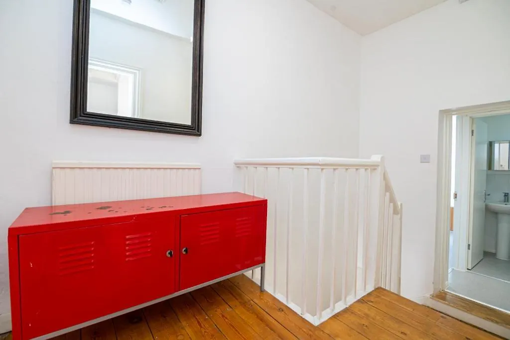Guest house Comfy Double Bedroom London